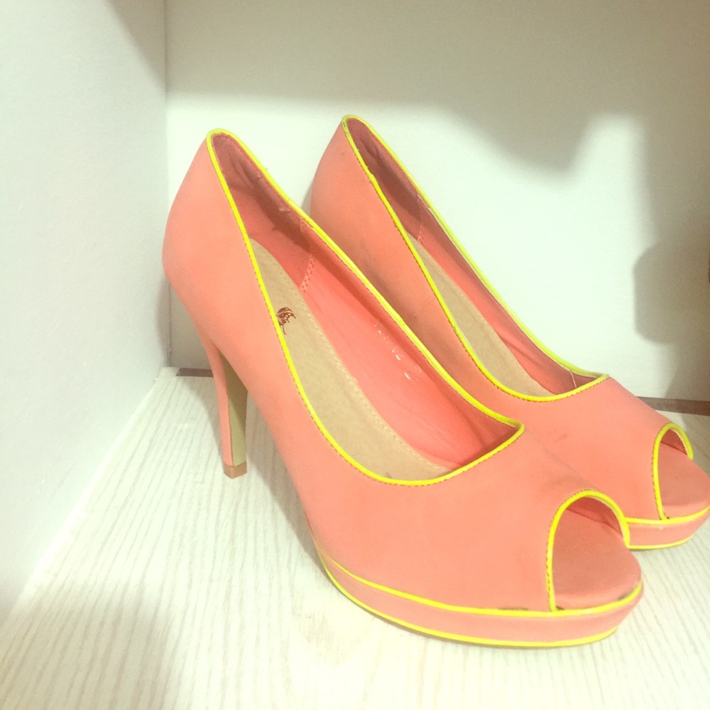 Pretty peach heels